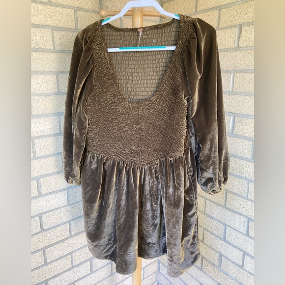 Free People Farrier Velvet Mini Dress Brown Bear Balloon Sleeves Smocked Bodice - Picture 6 of 17